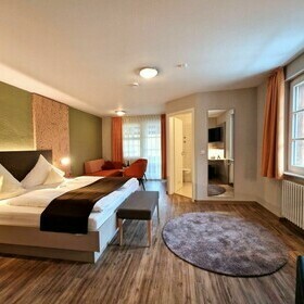 Zimmer mit Doppelbett im goldenen Engel im Glottertal