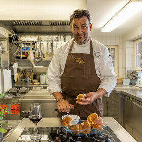 Michael Mannel in der K�che des Gasthaus goldener Engel