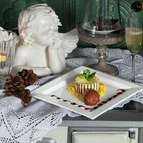 Dessert mit Eis im Gasthaus goldener Engel Glottertal